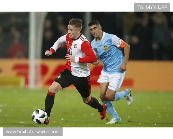 主队球迷扔纸杯遭警告，德甲加强纪律处罚